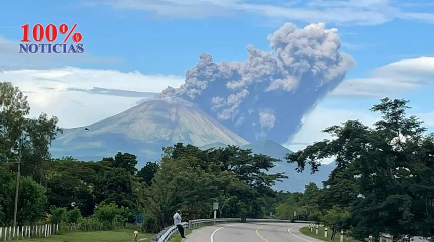 Volcán San Cristóbal realiza erupción de gases y cenizas en Chinandega Nicaragua