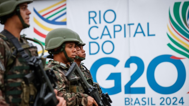 soldados del ejercito brasileno