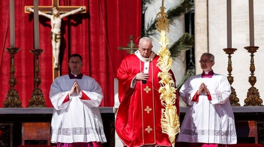 Papa reclama una "tregua pascual" en Ucrania en el Domingo de Ramos