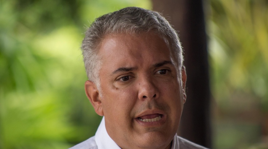 Iván Duque pide a los colombianos que se queden "trabajando" en su país