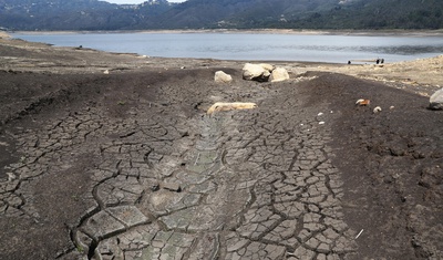 escasez racionamiento agua colombia