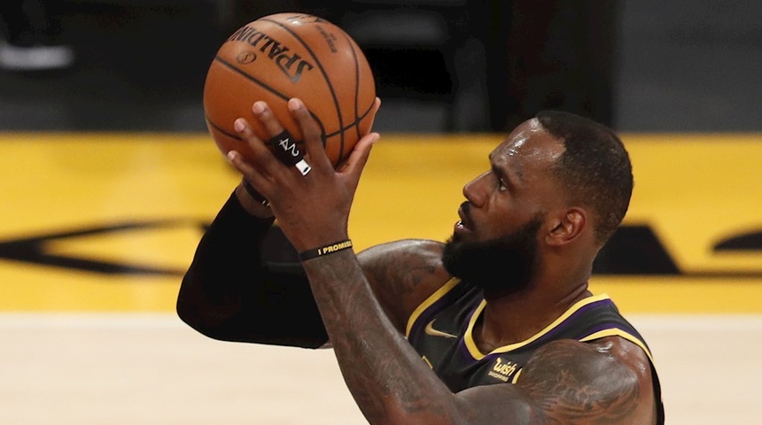 Liverpool, oro molido para LeBron