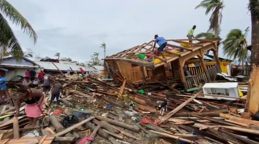 Embajador alemán conmovido por la devastación dejada por los huracanes en Nicaragua