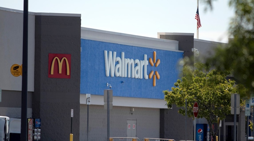 Walmart ve aumentar sus ventas gracias a la reapertura y el estímulo