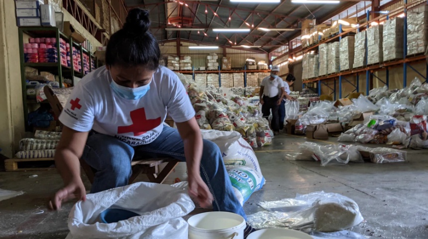 Nicaragua: pequeños negocios e iglesias colectan ayuda para damnificados de huracanes