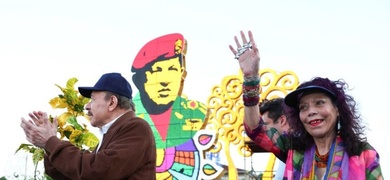 rosario murillo en rotonda hugo chavez