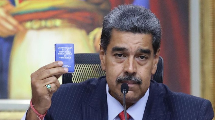 Nicolás Maduro dice que González Urrutia y Machado "tienen que estar detrás de la reja"