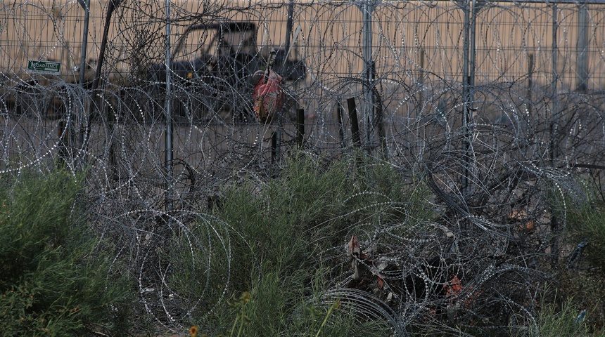 Texas ordena a hospitales informar del costo de los cuidados a migrantes indocumentados