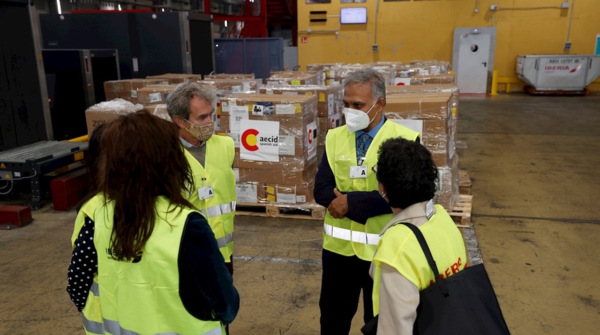 España envía material médico y respiradores a la India