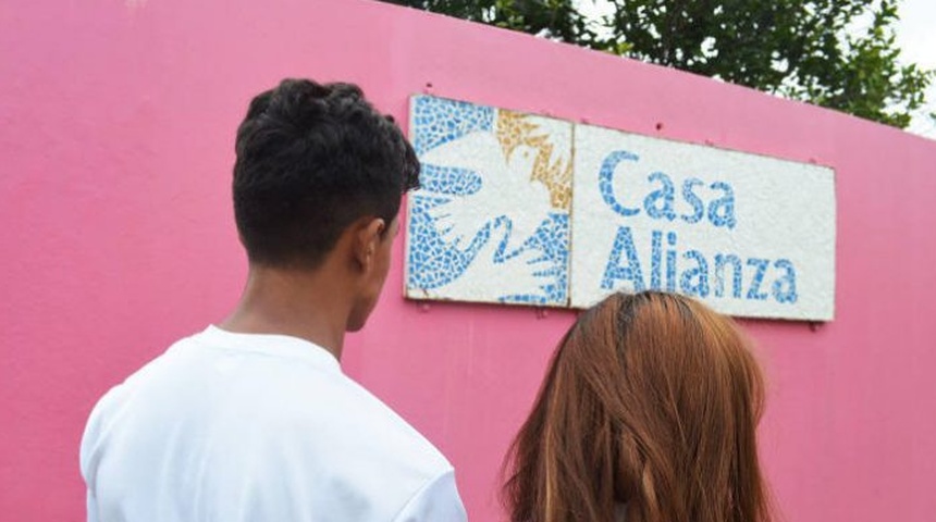 Ministerio de la familia cierra dos centros de protección de Casa Alianza