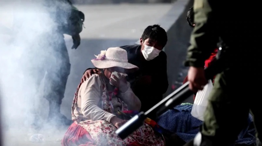 Bolivianos vuelven a las calles por supuesto "fraude" electoral