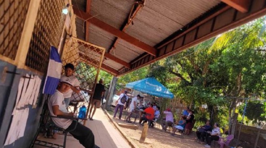 Elecciones regionales vigiladas por policías y operadores del Frente Sandinista en la Costa Caribe