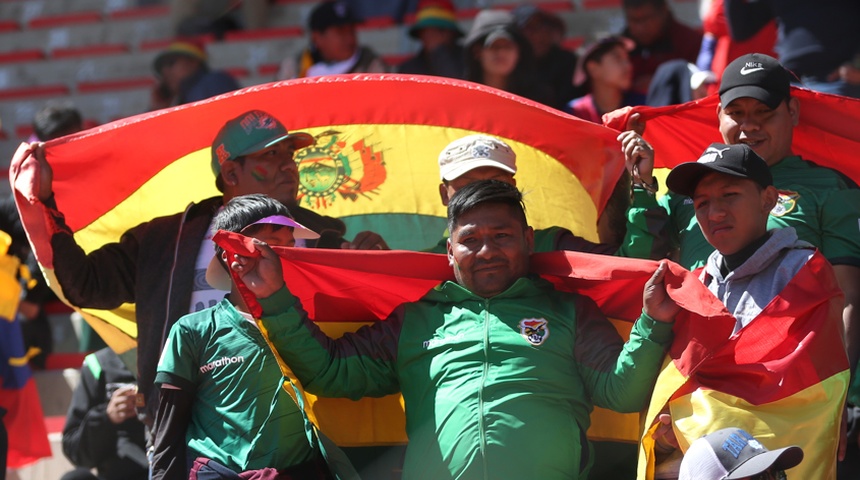 Bolivia vs. Colombia: Amistades y amores, hasta la puerta del estadio