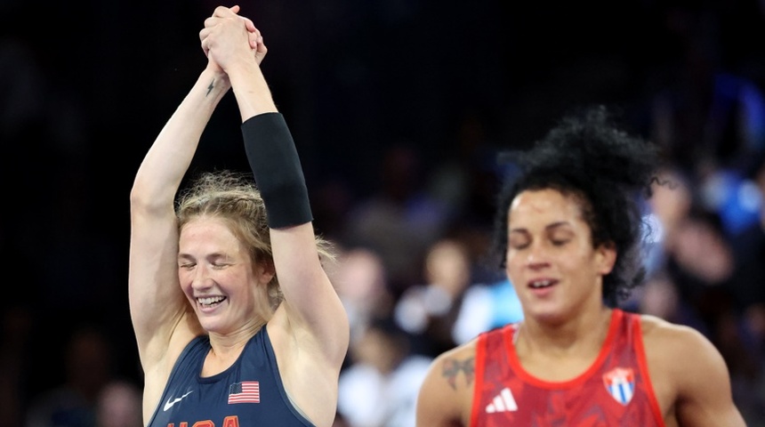 Yusneylis Guzmán López consigue una plata histórica para la lucha femenina cubana