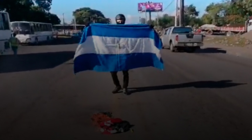 Viva Nicaragua Libre grita preso político Sergio Beteta al ser declarado culpable