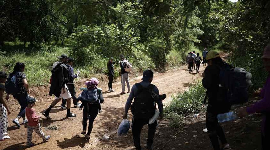 El éxodo americano pasa por Costa Rica en medio de penurias, riesgo y tráfico de personas