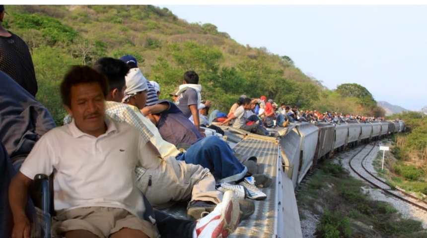 El nicaragüense que perdió sus piernas al caer del tren mexicano “La Bestia”, logró caminar con prótesis