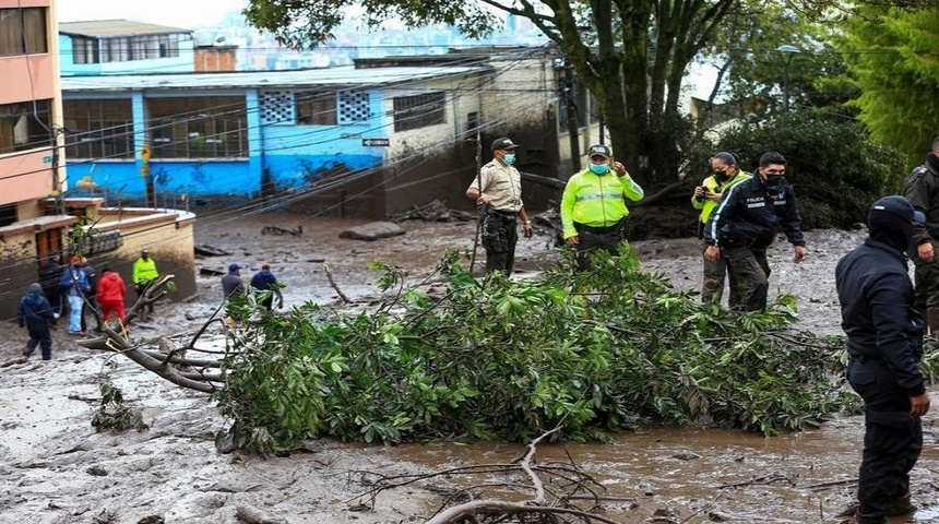 Tragedia en Ecuador: suben a 22 muertos, 47 heridos y 20 desaparecidos por aluvión