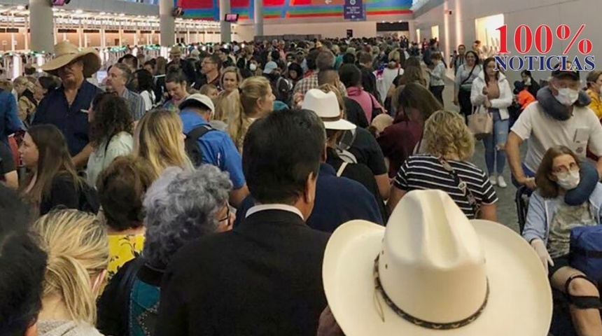 Largas esperas en los aeropuertos para los regresados a EEUU