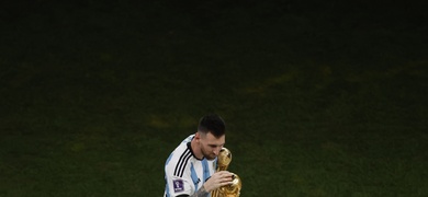 messi toca copa del mundo