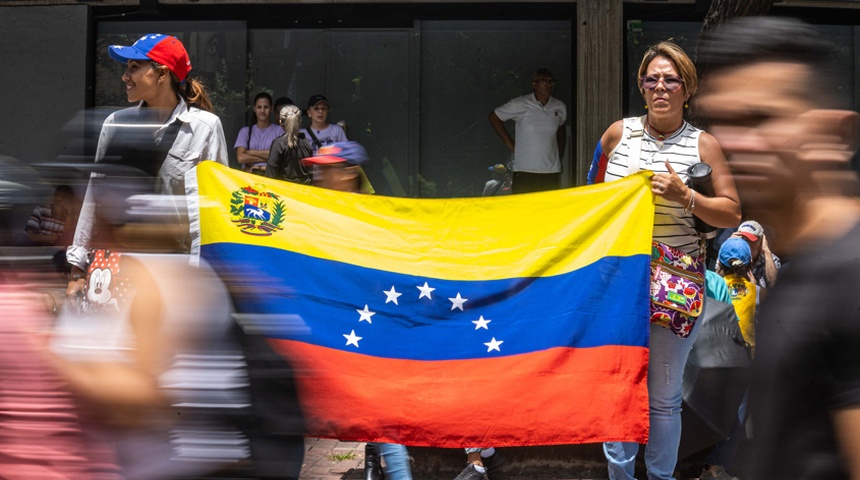 Machado y González Urrutia urgen a policías y militares a impedir "golpe" dado por Maduro