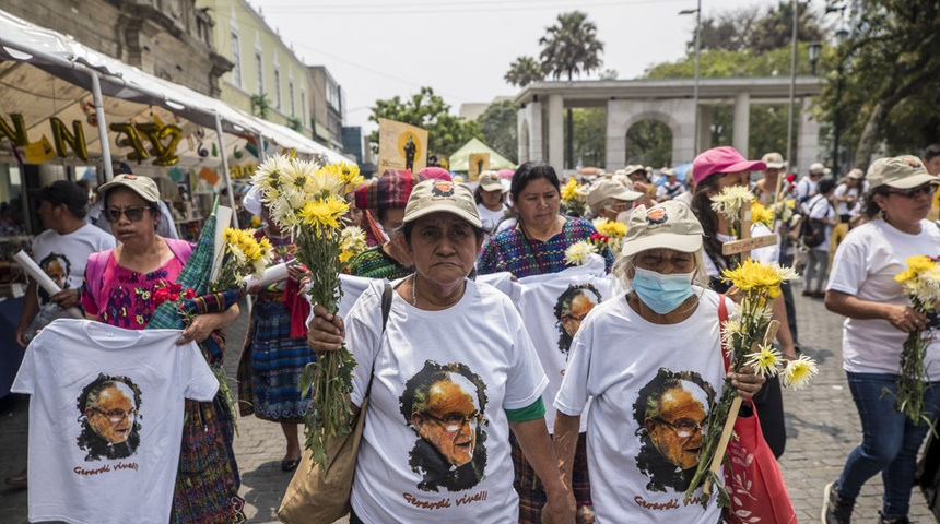 Guatemaltecos rinden homenaje a Gerardi tras 25 años de su asesinato