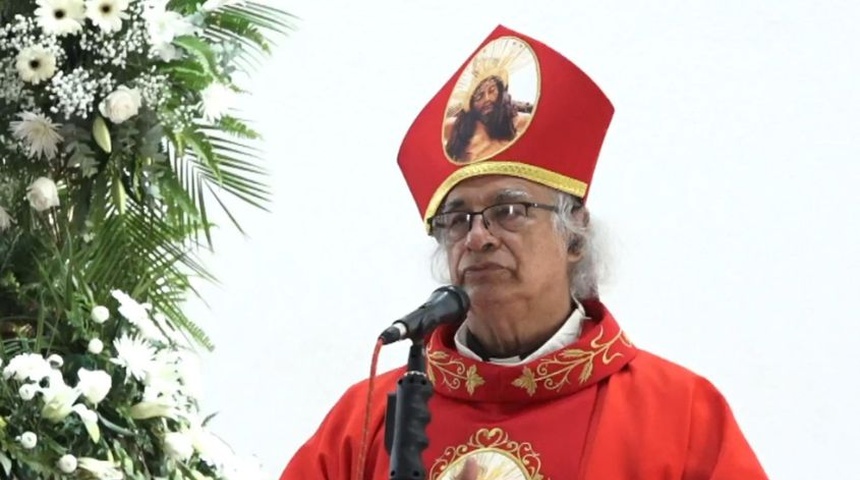 Cardenal Brenes: "Se necesita sencillez, humildad, no en el espectáculo, para captar presencia del Señor"