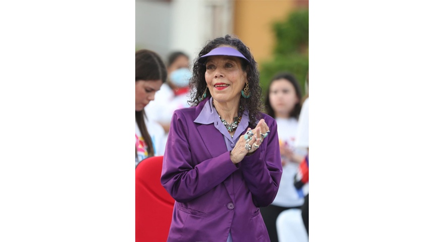 Rosario Murillo y su vestidura morada "es signo de las sacerdotisas del demonio" denuncia sacerdote