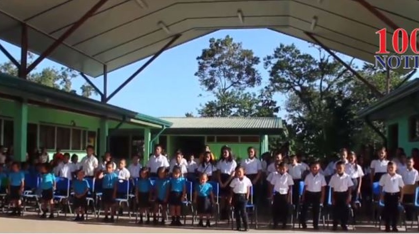 El emotivo momento donde ticos y nicas lloraron en inicio del año escolar en Costa Rica