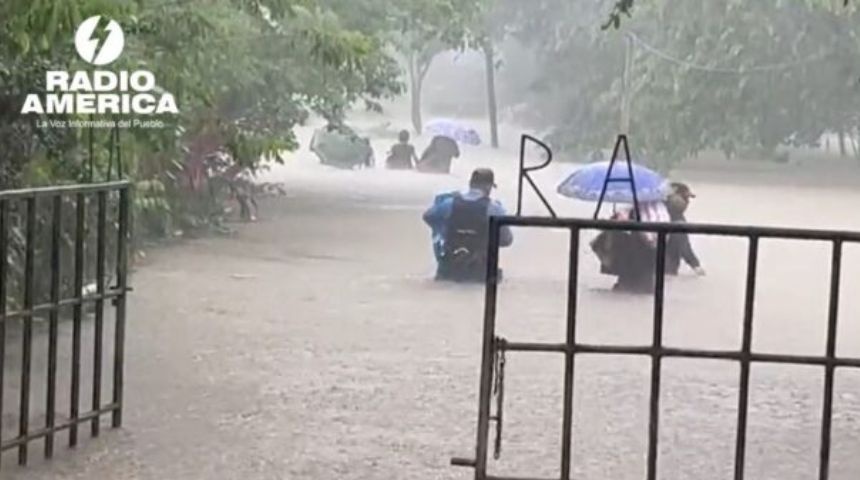 Honduras en "emergencia nacional" por lluvias que está causando la tormenta tropical Sara