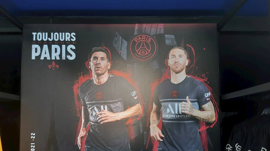 El PSG presenta su tienda insignia en París y espera abrir en Brasil en 2022