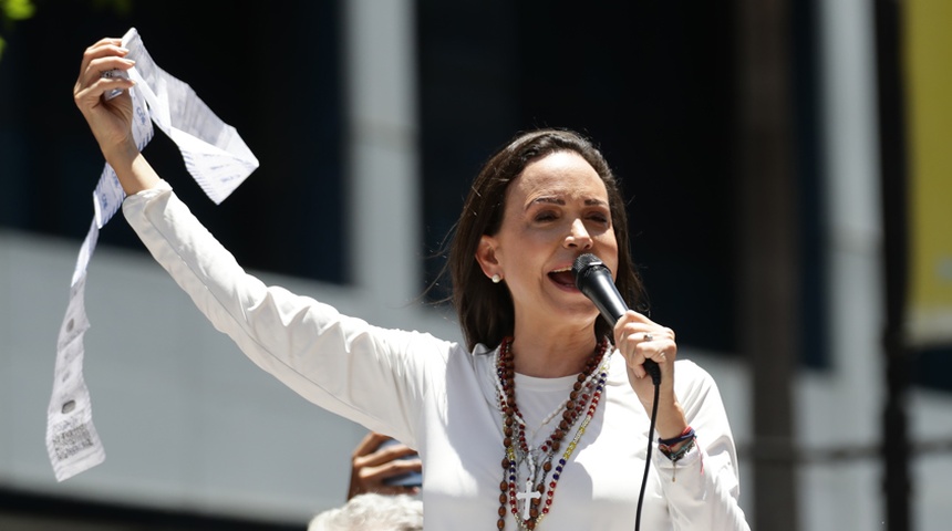 María Corina Machado convoca este martes a una concentración frente al Congreso español