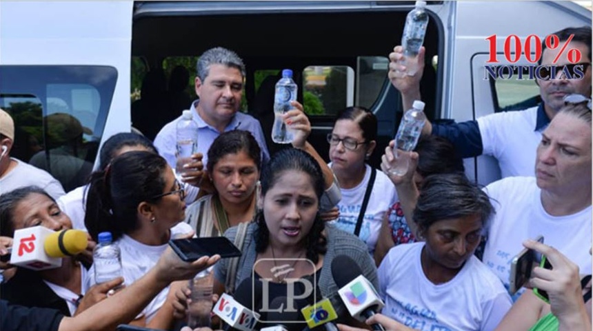 Policía libera a padres de activistas arrestados