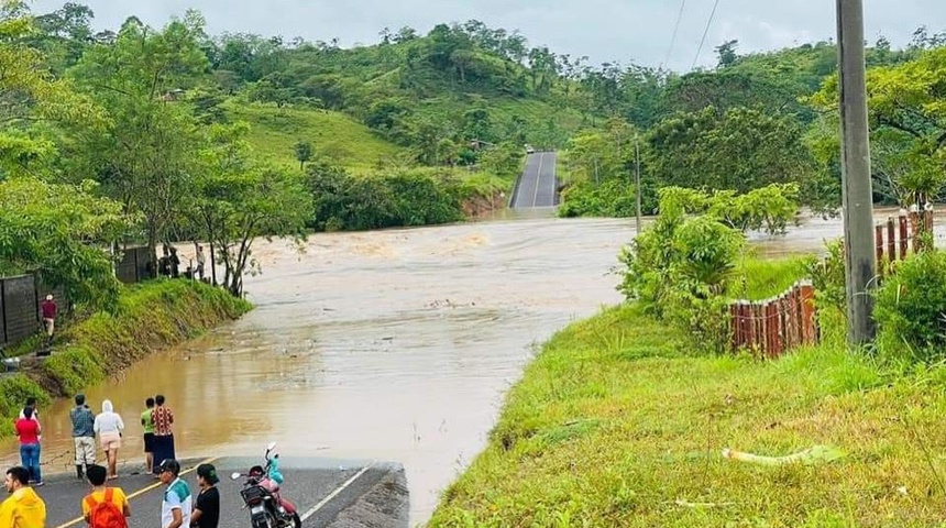 Nicaragua declara “alerta roja” y suspende clases en todo el país tras el paso del huracán Julia