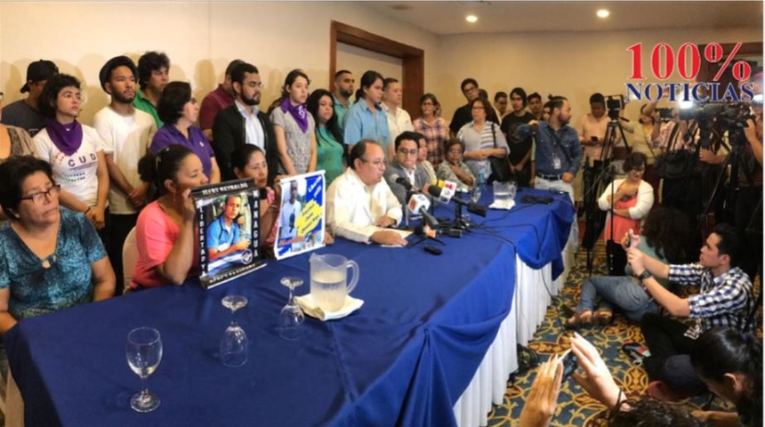 Policía detiene ilegalmente a 16 miembros de la Unidad Nacional Azul y Blanco