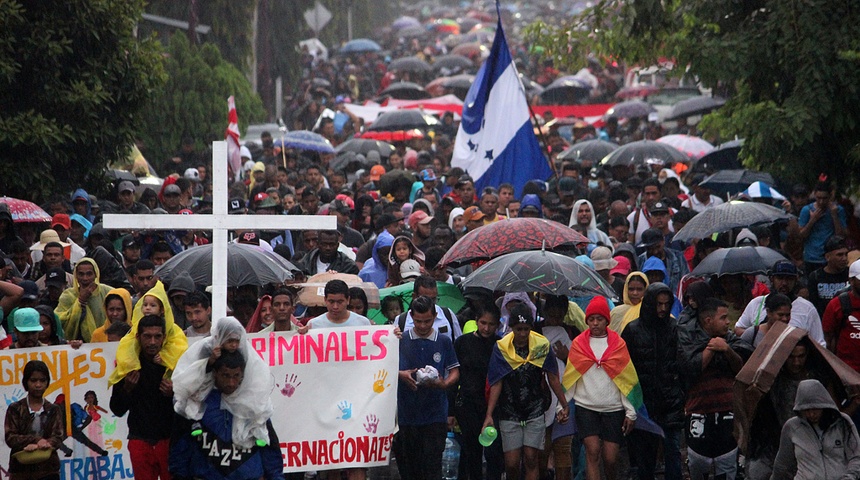 Una inédita caravana de 15.000 migrantes parte del sur de México hacia EEUU