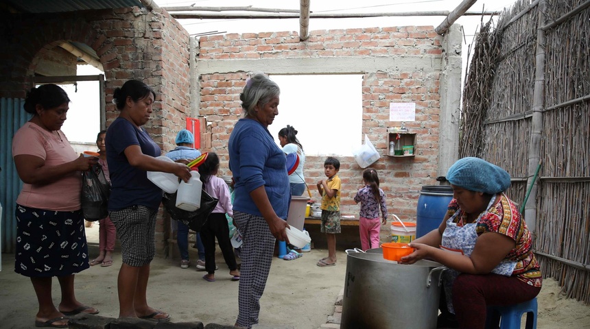 El Niño empuja con fuerza las puertas del hambre en Perú