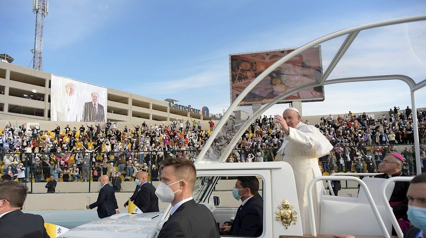 La visita del papa fue "una señal de paz y amor", dice el presidente iraquí