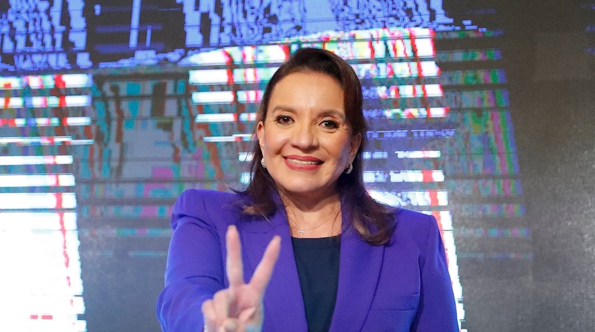 Xiomara Castro: "Hoy inicia el Gobierno del pueblo" en Honduras