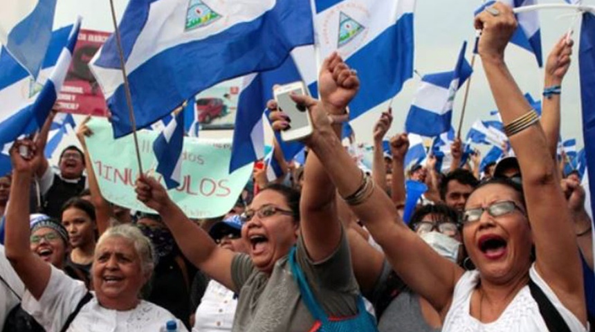 Mujeres nicaragüenses piden al Ejército que desarme a paramilitares del gobierno de Ortega