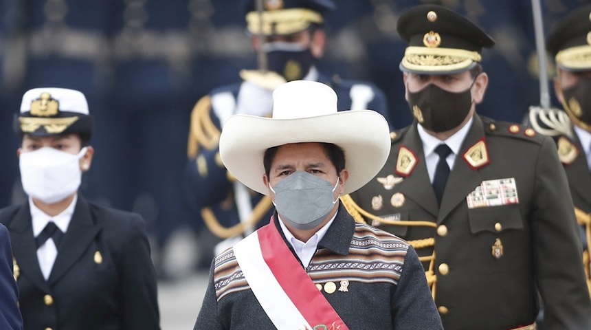 Castillo renueva el Comando Conjunto de las Fuerzas Armadas de Perú