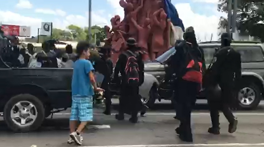 Fuerte presencia de antimotines por plaza Alexis Arguello