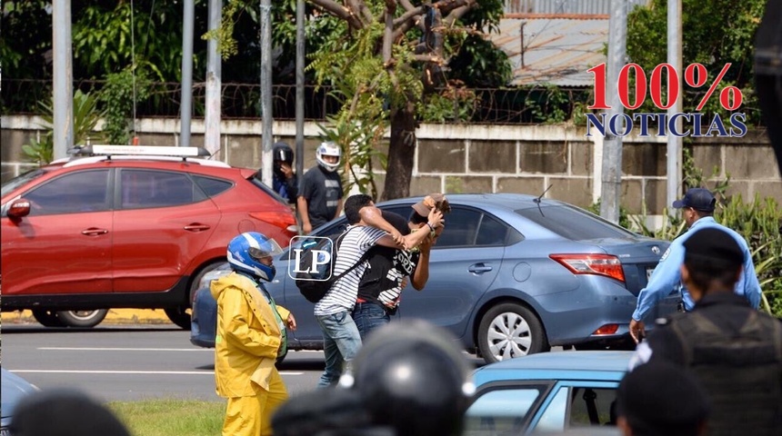 Paramilitar le roba a joven Autoconvocado amparado por la Policía