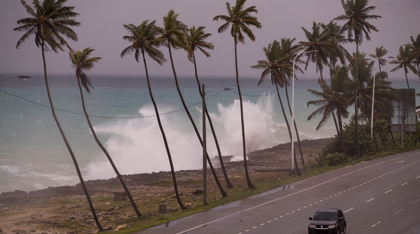 Sistema tropical al sur del Golfo de México muestra "mayor organización"