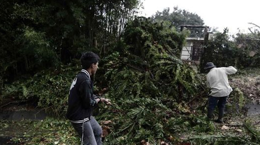 Nueva onda tropical mantiene en alerta a Costa Rica