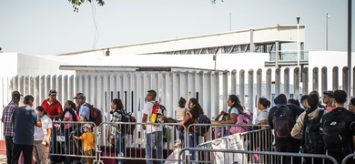 migrantes fila tijuana frontera eeuu