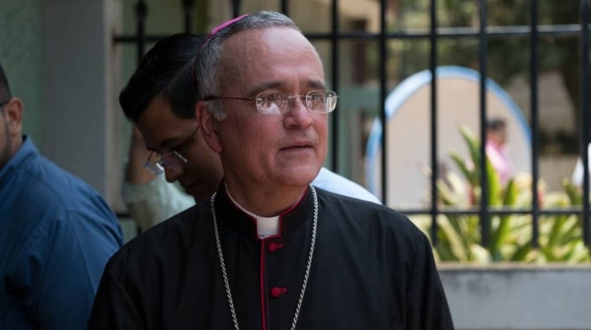 Monseñor Báez lamenta que opositores se "enfrascan en discusiones ideológicas y estrategias" y no escuchen a pueblo oprimido