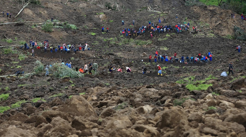 Asciende a 27 la cifra de fallecidos por el alud en la zona andina de Ecuador