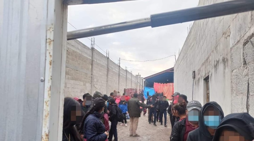 Rescatan a migrantes nicaragüenses en una vivienda de Puebla, México, eran parte de 349 migrantes