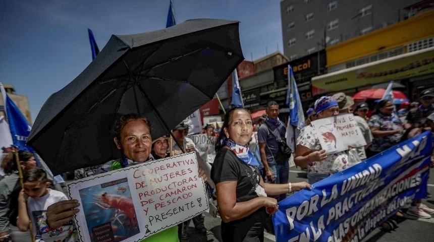 Trabajadores marchan por mejores condiciones y contra el "modelo neoliberal" en Costa Rica